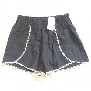 Crochet black linen short